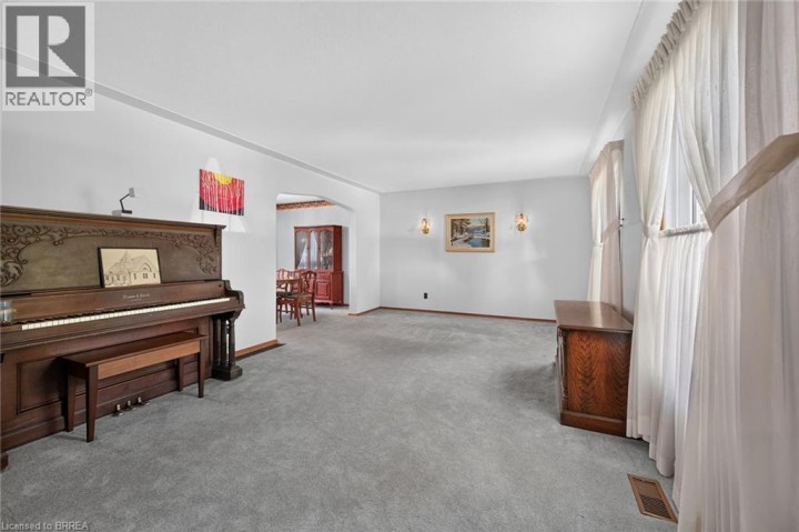 Photo 7 at 5 Rathbun Place, Henderson, Brantford