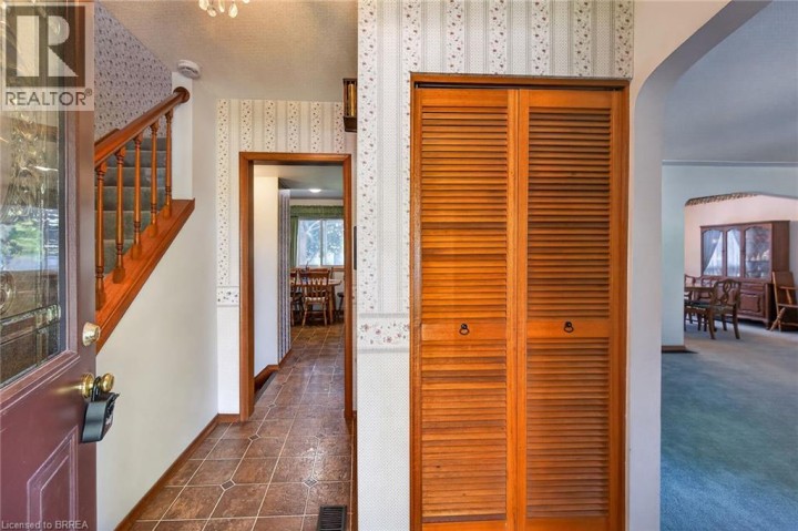 Photo 5 at 5 Rathbun Place, Henderson, Brantford