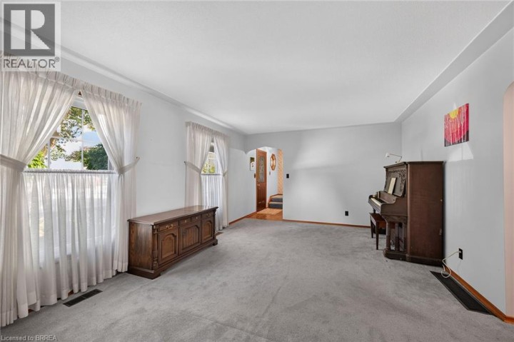 Photo 10 at 5 Rathbun Place, Henderson, Brantford