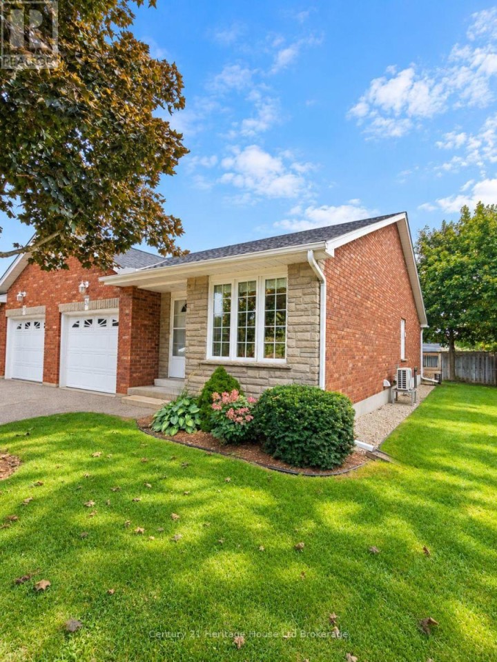 Photo 1 at 28 - 928 Lorene Street, Woodstock - North, Woodstock