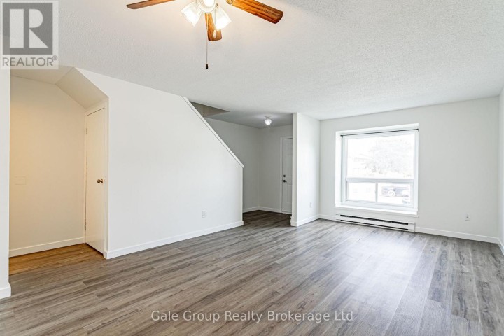 Photo 5 at 4 - 370 Springbank Avenue, Woodstock - North, Woodstock
