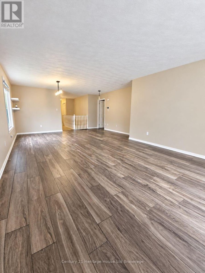 Photo 15 at 28 - 928 Lorene Street, Woodstock - North, Woodstock