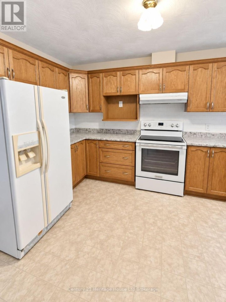 Photo 12 at 28 - 928 Lorene Street, Woodstock - North, Woodstock