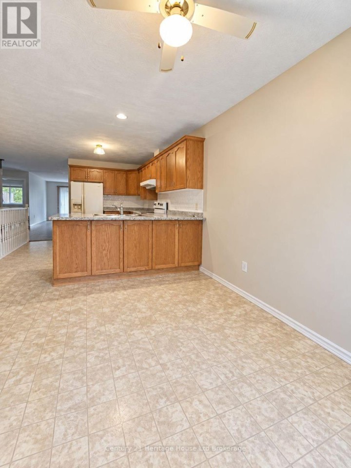 Photo 8 at 28 - 928 Lorene Street, Woodstock - North, Woodstock