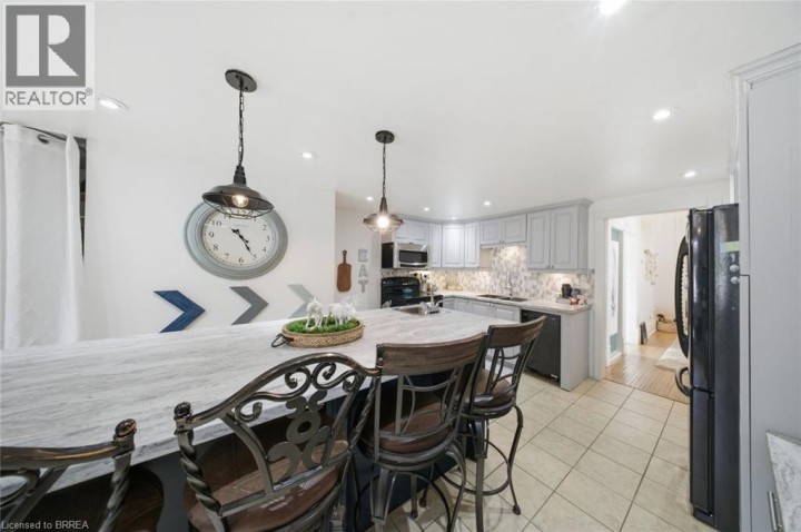Photo 12 at 62 East Avenue, Victoria / Arthur, Brantford