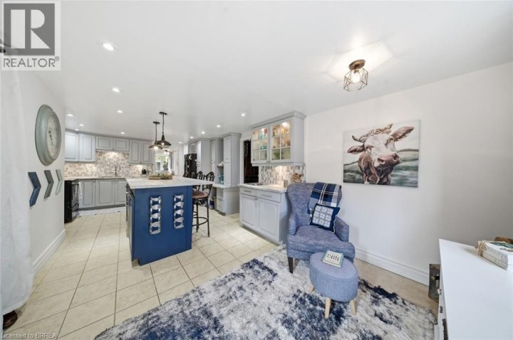 Photo 15 at 62 East Avenue, Victoria / Arthur, Brantford