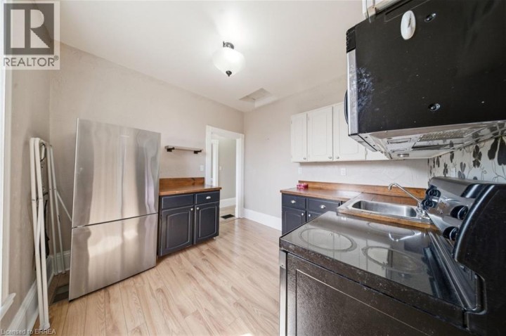 Photo 20 at 62 East Avenue, Victoria / Arthur, Brantford