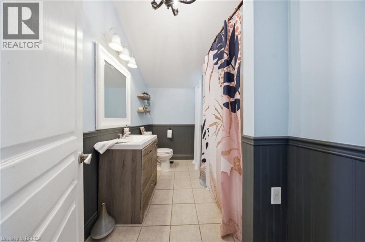 Photo 25 at 62 East Avenue, Victoria / Arthur, Brantford