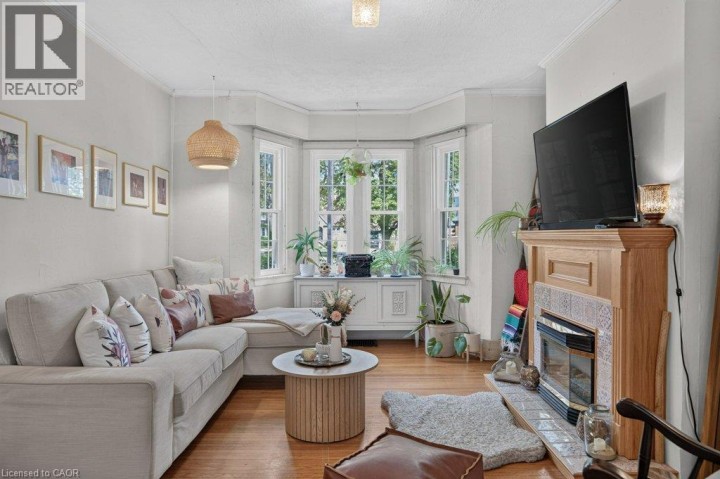 Photo 10 at 32 Lincoln Avenue, Holmedale, Brantford