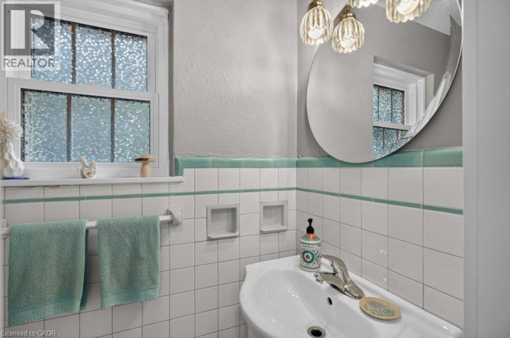 Photo 6 at 32 Lincoln Avenue, Holmedale, Brantford