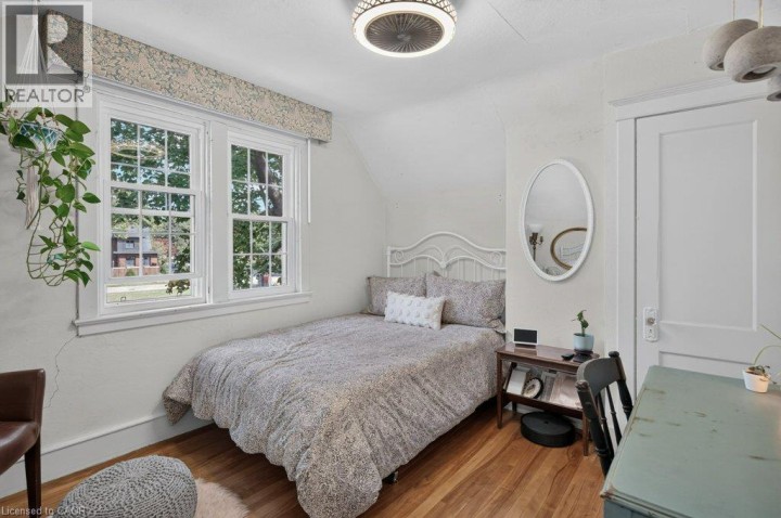 Photo 33 at 32 Lincoln Avenue, Holmedale, Brantford