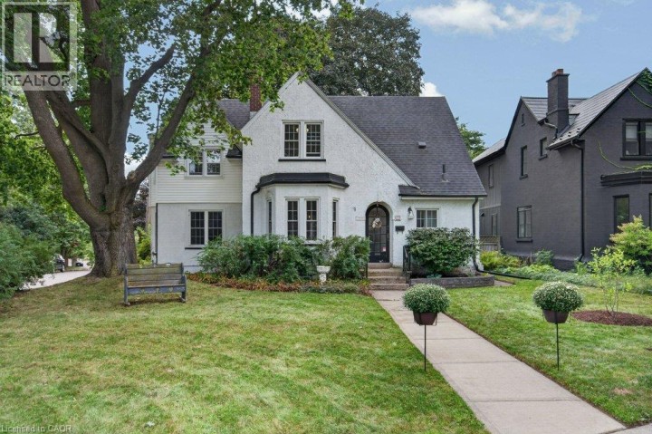 Photo 2 at 32 Lincoln Avenue, Holmedale, Brantford