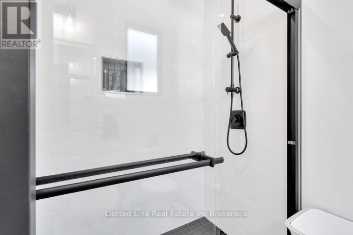 Photo 17 at 4 Charles Court, Port Burwell, Bayham