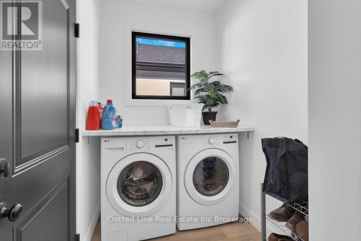 Photo 18 at 4 Charles Court, Port Burwell, Bayham