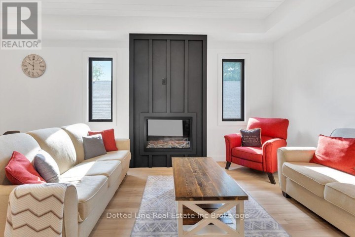 Photo 7 at 4 Charles Court, Port Burwell, Bayham
