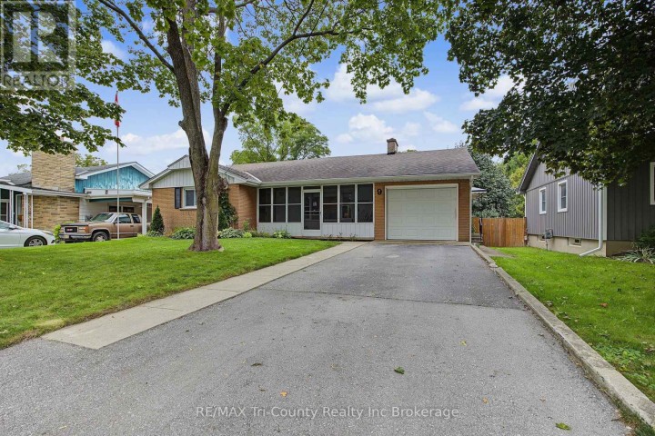 Photo 1 at 9 Parkside Drive, Tillsonburg