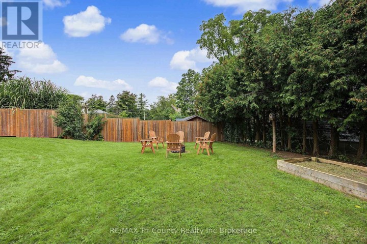 Photo 10 at 9 Parkside Drive, Tillsonburg