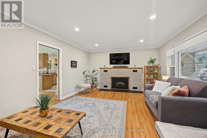 Photo 11 at 9 Parkside Drive, Tillsonburg