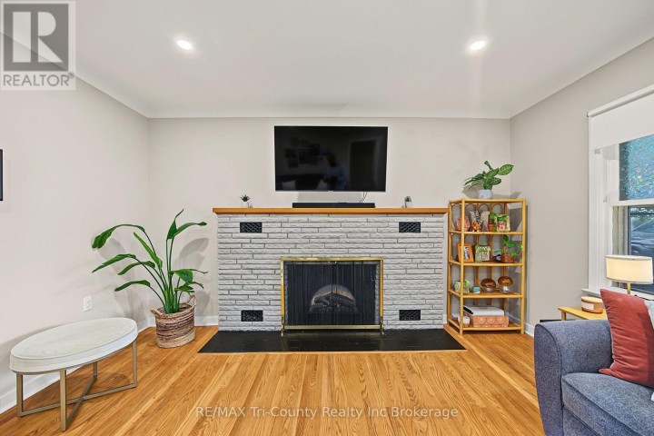 Photo 12 at 9 Parkside Drive, Tillsonburg