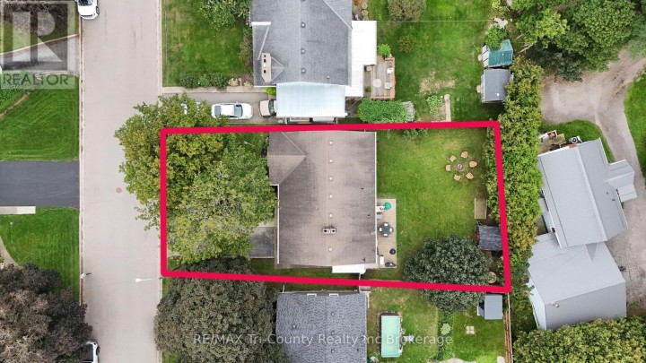 Photo 2 at 9 Parkside Drive, Tillsonburg