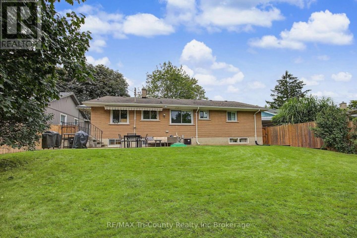 Photo 8 at 9 Parkside Drive, Tillsonburg