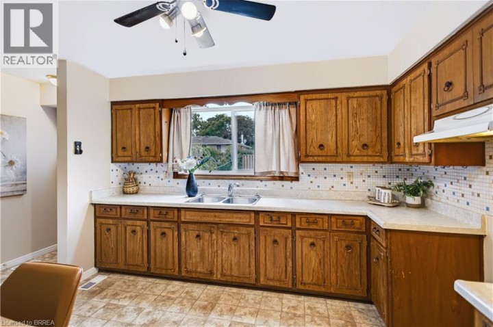 Photo 8 at 35 Coachwood Road, Cedarland, Brantford