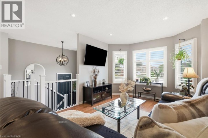 Photo 7 at 94 Kent Road, Northridge, Brantford