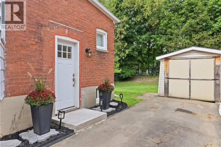 Photo 2 at 87 Strathcona Avenue, Eagle Place West, Brantford