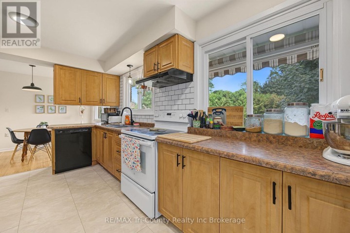 Photo 16 at 9 Parkside Drive, Tillsonburg