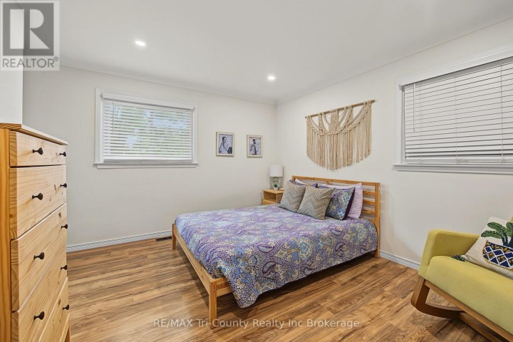 Photo 19 at 9 Parkside Drive, Tillsonburg
