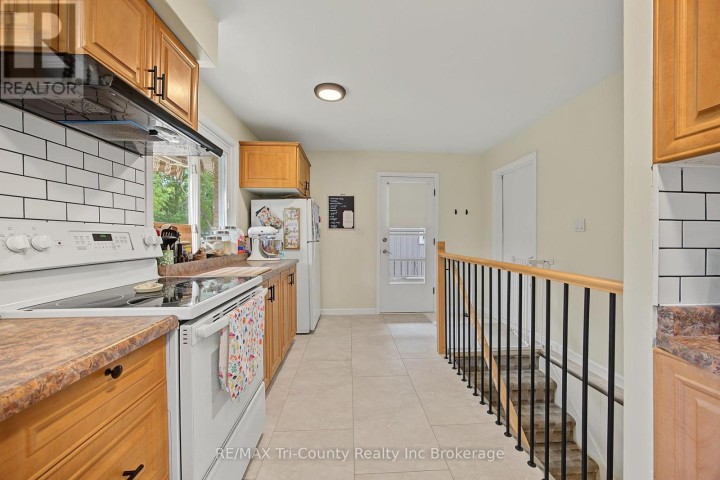 Photo 18 at 9 Parkside Drive, Tillsonburg