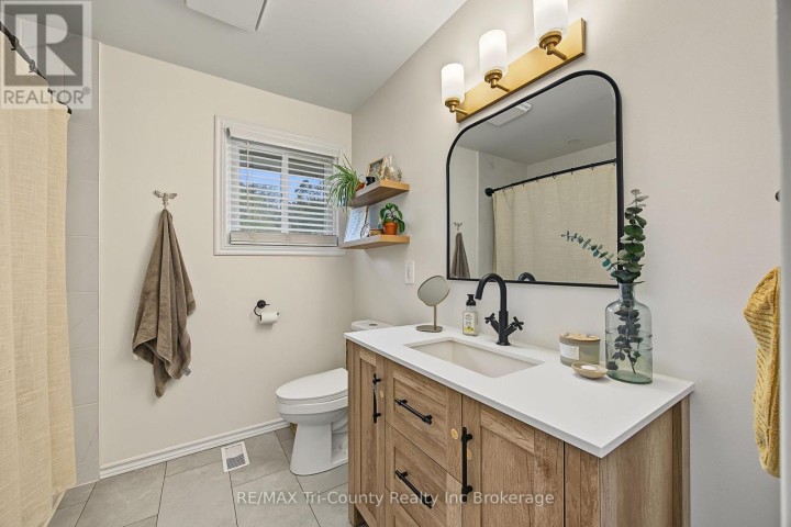 Photo 23 at 9 Parkside Drive, Tillsonburg