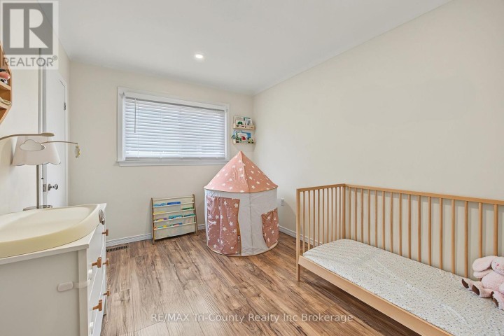 Photo 22 at 9 Parkside Drive, Tillsonburg