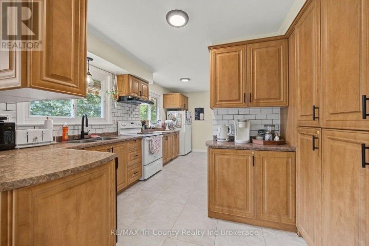 Photo 17 at 9 Parkside Drive, Tillsonburg