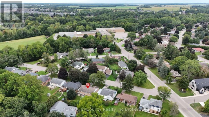 Photo 35 at 9 Parkside Drive, Tillsonburg