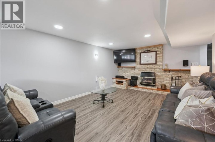 Photo 14 at 136 Woodlawn Avenue, Woodlawn, Brantford