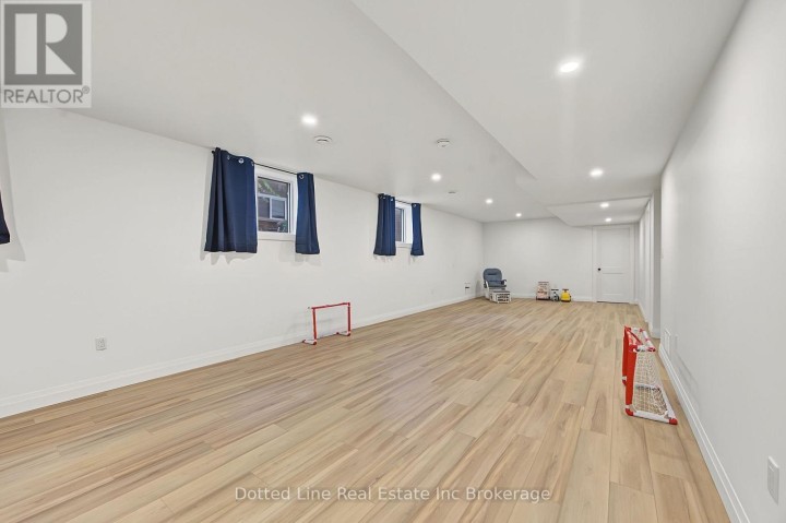 Photo 22 at 4 Charles Court, Port Burwell, Bayham