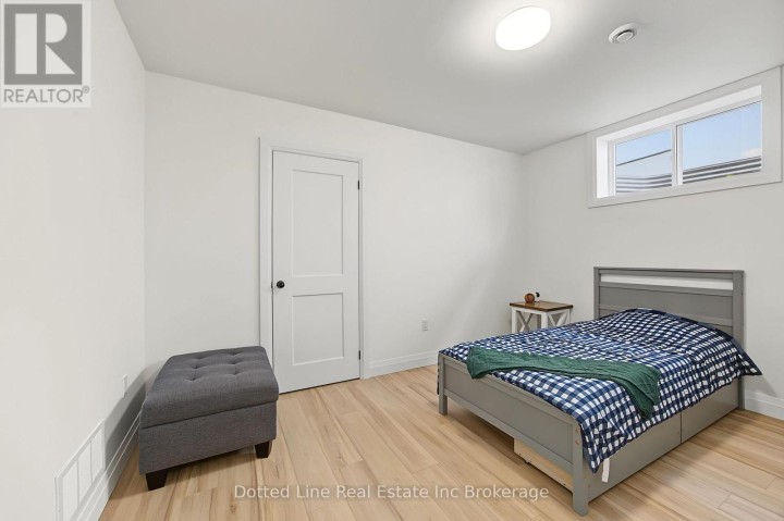 Photo 20 at 4 Charles Court, Port Burwell, Bayham