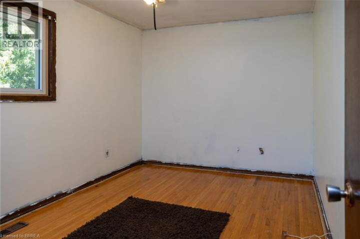 Photo 14 at 52 Brier Park Road, Brier Park, Brantford