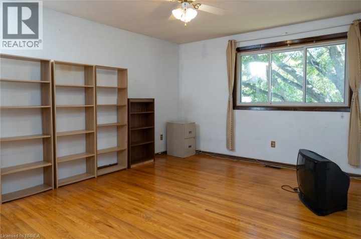 Photo 16 at 52 Brier Park Road, Brier Park, Brantford