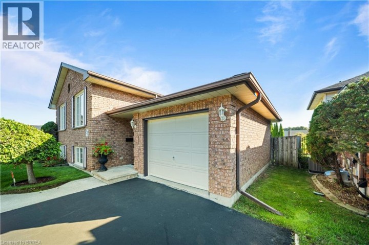 Photo 3 at 58 Olivetree Road, Mayfair, Brantford