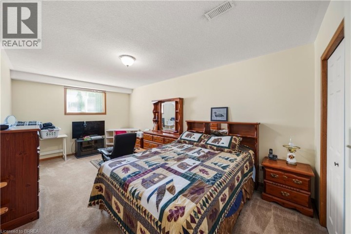 Photo 24 at 58 Olivetree Road, Mayfair, Brantford