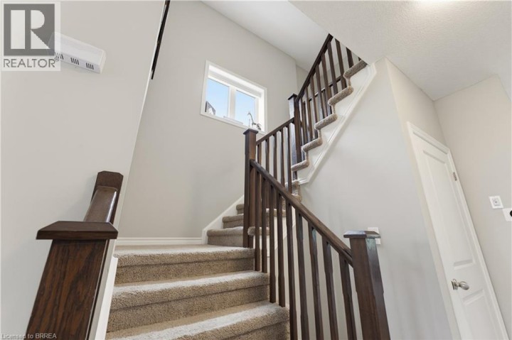 Photo 5 at 21 Irongate Drive, Innerkip (Victoria Park), Woodstock