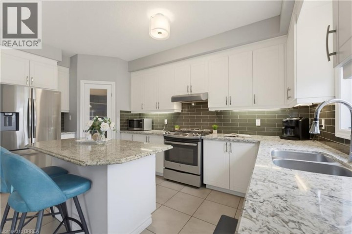 Photo 7 at 21 Irongate Drive, Innerkip (Victoria Park), Woodstock