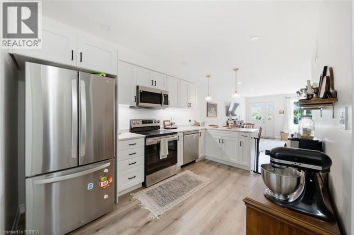 Photo 12 at 28 Grandview Street, Terrace Hill, Brantford