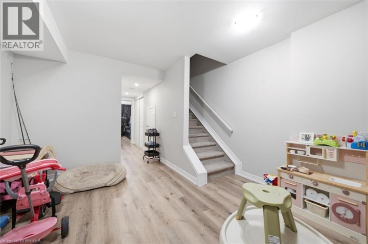 Photo 20 at 28 Grandview Street, Terrace Hill, Brantford
