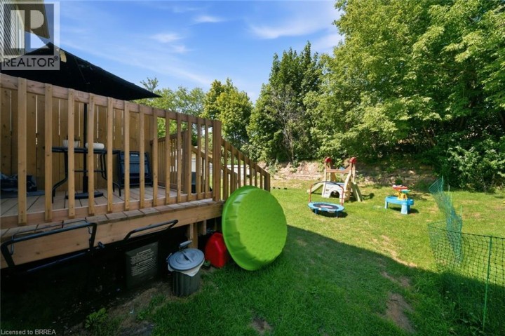 Photo 23 at 28 Grandview Street, Terrace Hill, Brantford