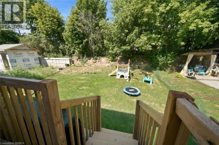 Photo 27 at 28 Grandview Street, Terrace Hill, Brantford