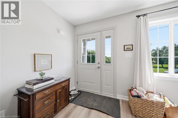 Photo 4 at 28 Grandview Street, Terrace Hill, Brantford