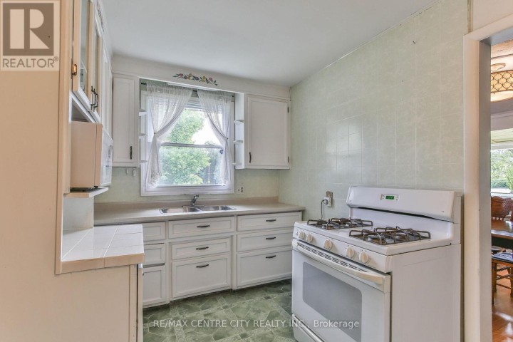Photo 11 at 10 E Concession Street, Tillsonburg